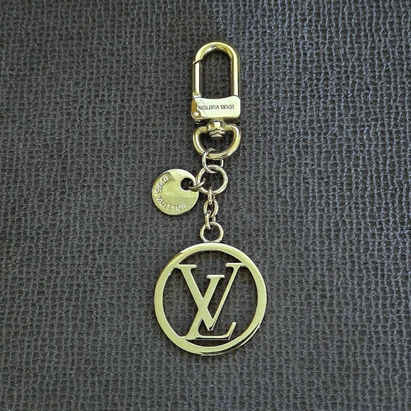 Louis Vuitton Other - Louis Vuitton Circle Bag Charm WITHOUT Keyholder - Used